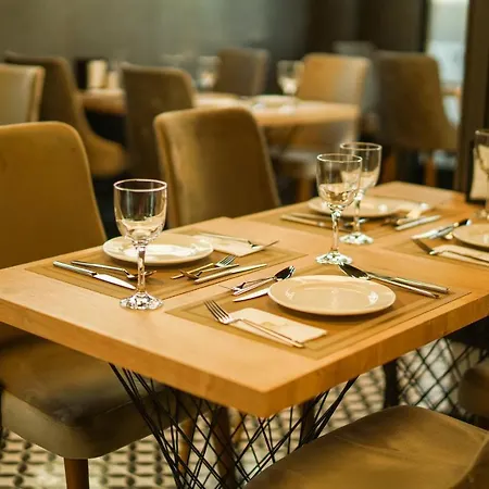 Aram Otel Business & Luxury-3